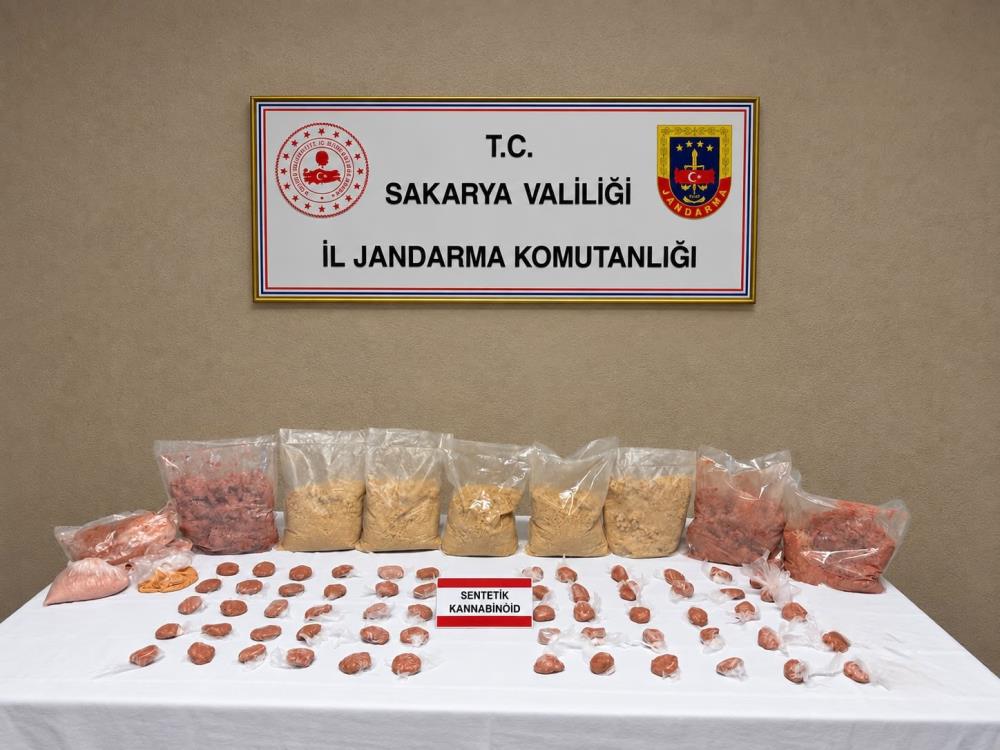 1 ton 958 kiloluk bonzai operasyonu: 2 şüpheli tutuklandı - 5. fotoğraf