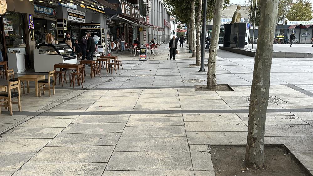 17 yaşındaki kıza saldıran şahıs, vatandaşın gazabına uğradı: O anlar kamerada - 4. fotoğraf