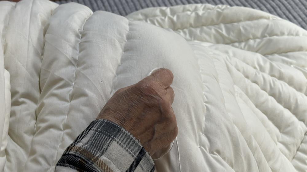 92 yaşındaki 'Yastıkçı Dede' mesleğini 3 kuşakla geleceğe taşıyor - 1. fotoğraf