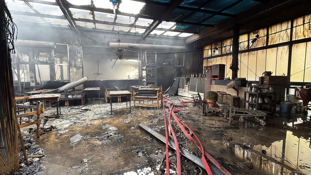 Serdivan'da Restoran Yangını: Ahmet Şef Yandı - 4. fotoğraf