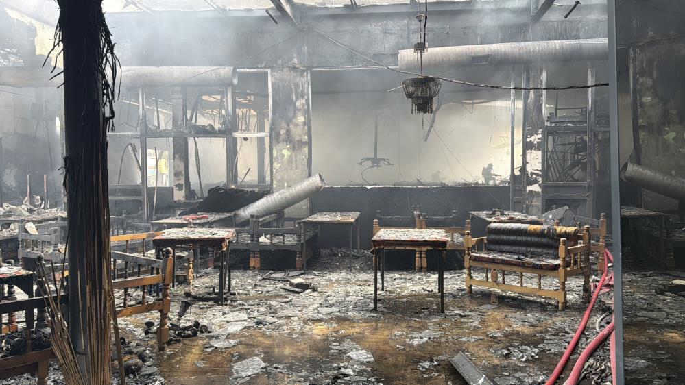 Serdivan'da Restoran Yangını: Ahmet Şef Yandı - 2. fotoğraf