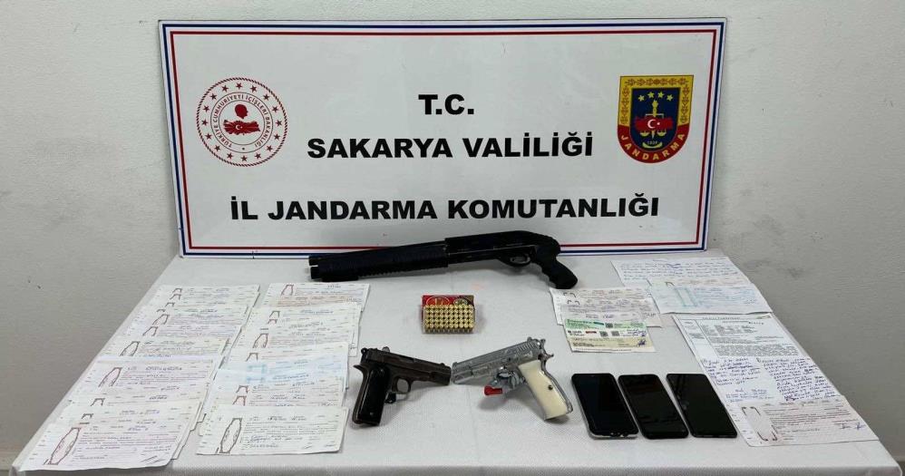 Evin her köşesinden senet, çamaşır makinesinden ise silah çıktı - 3. fotoğraf