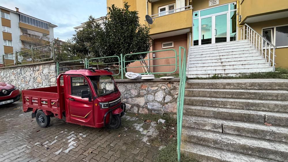 Evinin son eşyalarını almak için geldi, tartıştığı komşusu tarafından öldürüldü - 2. fotoğraf