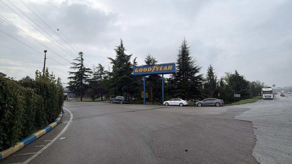 Goodyear fabrikasında pres makinesine sıkışan işçi hayatını kaybetti - 1. fotoğraf