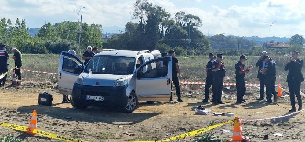 Muhtar aracında başından vurulmuş halde ölü bulundu - 1. fotoğraf