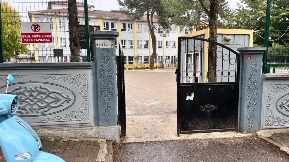 Öğrencilerin kavgasını ayıran hizmetli darbedildi, öğretmen baygınlık geçirdi - 2. fotoğraf