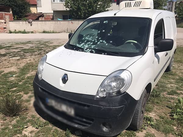 Akrabasının arabasına kurşun yağdırdı - 2. fotoğraf