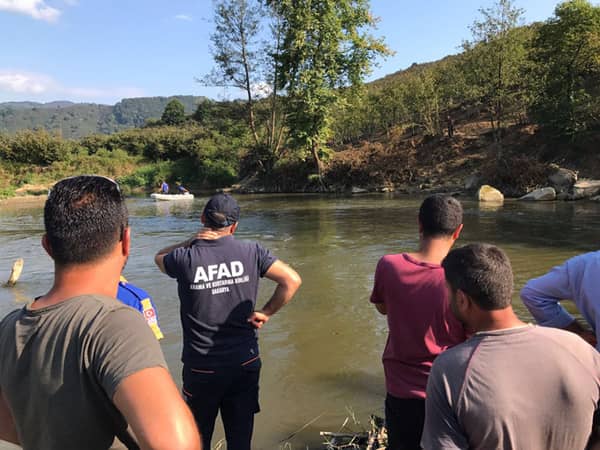 Melen Çayı'na giren genç kayboldu - 2. fotoğraf