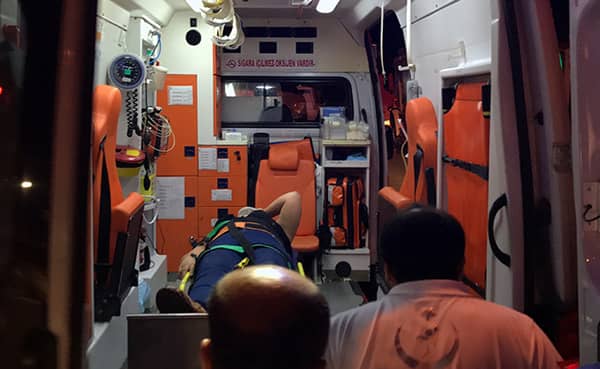 54 plakalı otomobil İzmit'te ticari taksiyle çarpıştı - 6. fotoğraf