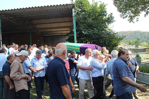 Kazada ölen kadın son yolculuğuna uğurlandı - 3. fotoğraf