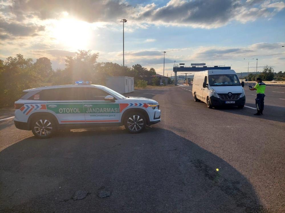 Sakarya'da 2,2 ton midye ve 156 küçükbaş ele geçirildi - 1. fotoğraf