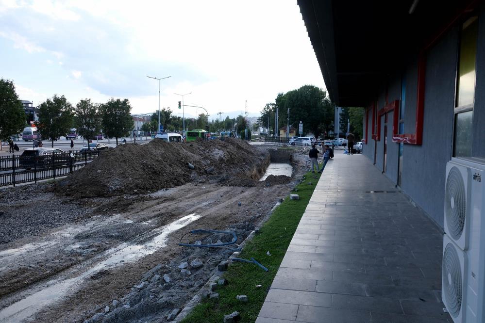 Sakarya'yı ikiye bölen rayların sökümünde yüzde 70 seviyesine ulaşıldı - 3. fotoğraf
