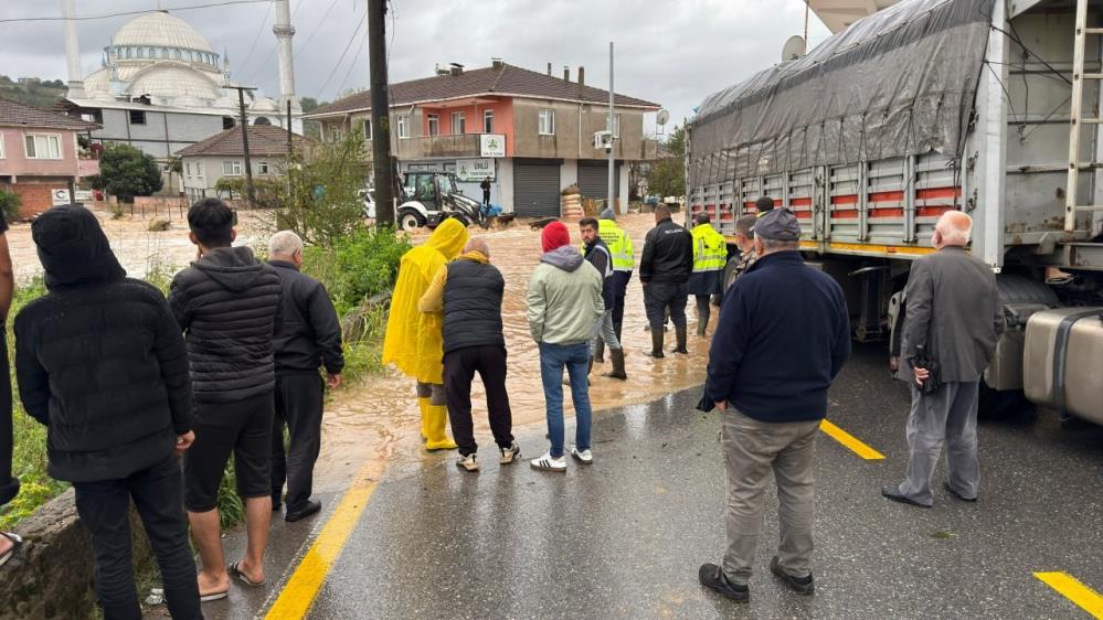 Sular yükseldi, mahalle göle döndü: Eğitime bir gün ara verildi - 8. fotoğraf