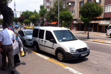 Elektrikli motosikleti çalıp kayıplara karıştılar