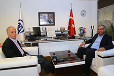 Türk-İş Genel Başkanı Atalay\'dan, Anadolu Ajansı\'na ziyaret