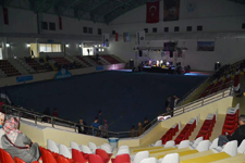 İzleyiciler ile organizasyon arasında tartışma çıktı