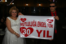 Evliliklerinin 30. yılında nikah tazelediler