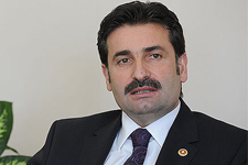"Batı'da ırkçı partiler çok büyük tehlike"