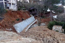 Heyelan yüzünden 5 yıldızlı otel inşaatı yıkıldı
