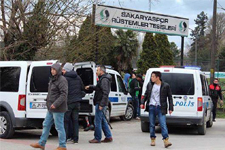Sakaryasporlu taraftarlar Rüstemler Tesisleri\'ni bastı!