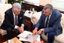 Tren yolunun yer altına alınmasına bakan desteği