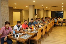 Olgunlar şampiyonlarına yemek