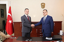Hendek Kaymakamlığı'nda görev değişimi