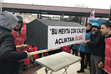 Sakarya'da metal işçilerinden tabutlu protesto