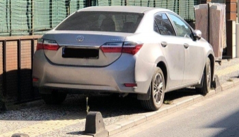 Hatalı park yayaları zor durumda bıraktı