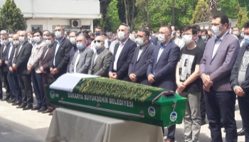 Mutlu Işıksu'nun babası toprağa verildi. Korucuk'taki evinde kalp krizi geçirmişti.