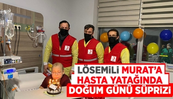 Murat'a hastanede doğum günü sürprizi