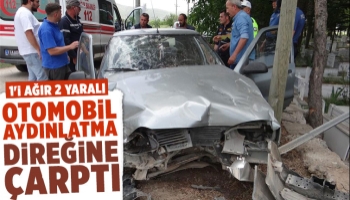 Direğe çarpan araç hurdaya döndü, 1'i ağır 2 yaralı