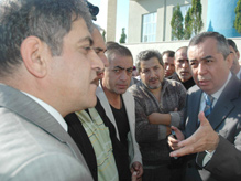 Sakarya Valiliği Bugün Ana Baba Günü!