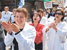 Doktorlar Yarın Tam Gün İş Bırakıyor